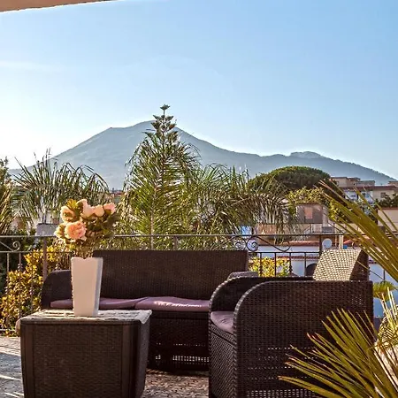 Domus Parthenope Apartment *