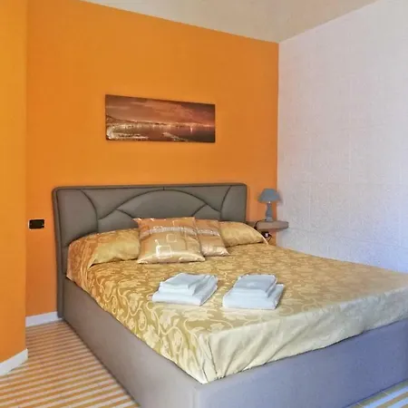 Domus Parthenope Lägenhet *